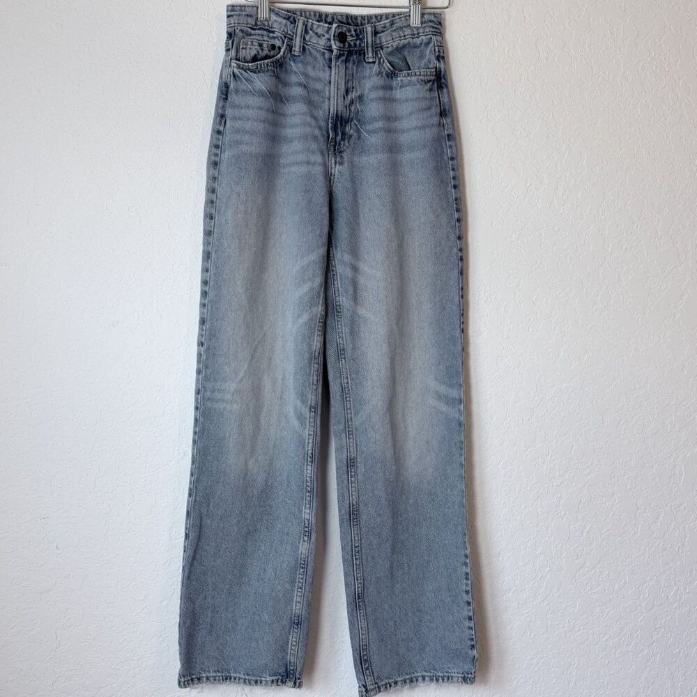 H&M &denim Wide Ultra High Waist Jeans Light Wash Blue Size 2 US